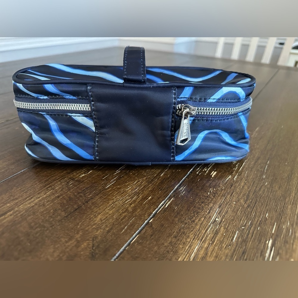 Aimee Kestenberg Blue Streaks Cosmetic Zip around Make-Up Case